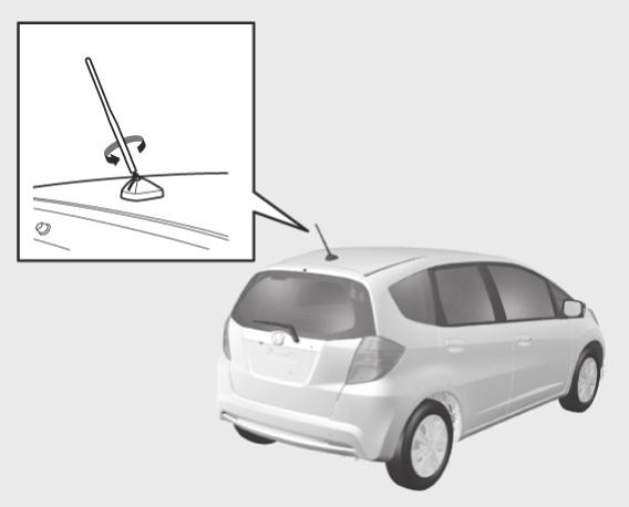Utvendig stell Takantenne MERKNAD Kjøretøyet er utstyrt med en antenne bak på taket. Før bruk av en gjennomkjørings-bilvask fjerner du antennen ved å skru den løs for hånd.