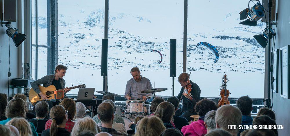 Rosa frå Betlehem i Bergen Domkirke og to utsolgte konserter med Bugge Wesseltoft i Peer Gynt-salen i Grieghallen. Gjennomsnittlig besøkstall på hovedscene-konserter i 2017 var 144 (2016: 141).