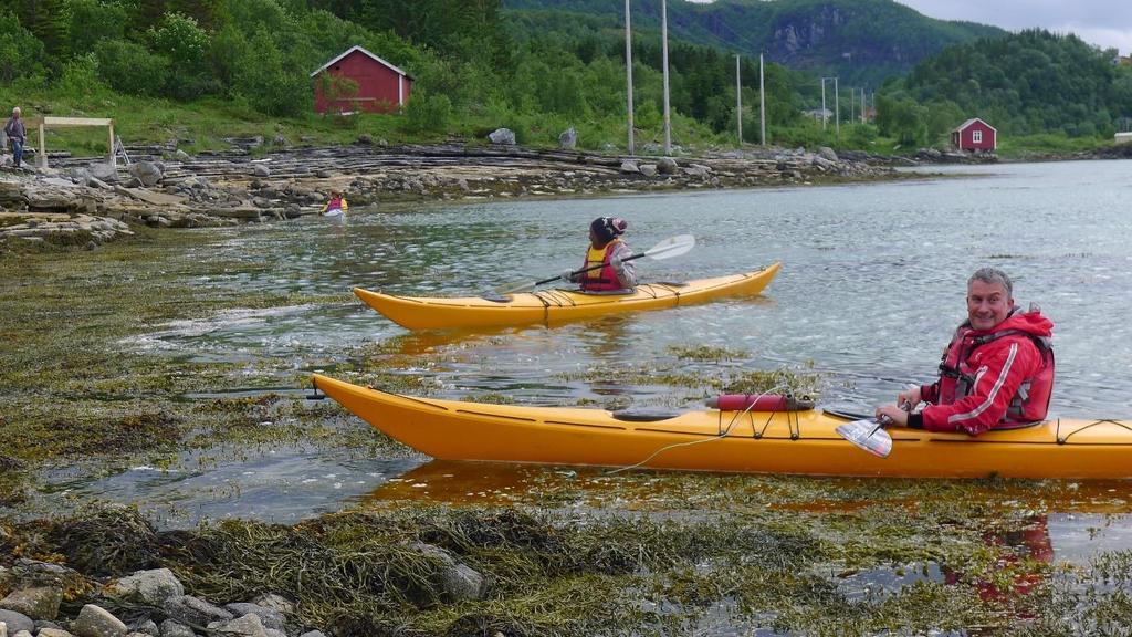 Figur 9 Instruktør Jørgen er fornøyd med elevene Organisering Kigok hadde ansvaret for gjennomføring av prosjektet, som ble tilbudt og akseptert av flyktningetjenesten i Gildeskål.