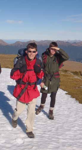 De internasjonale elevene får delta på en Adventure Camp som er en Ski/Snowboard tur. Det blir også arrangert en rekke dagsturer til steder som Rotorua, en tramp tur til toppen av Mt.