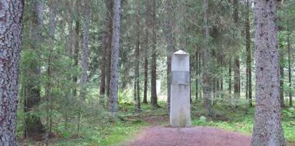 7 VEDLIKEHOLD AV OMRÅDE MED PARKERINGSPLASS 7.1 BESKRIVELSE OG TILSTAND Parkeringsplassen er sentralt plassert. Den ligger vis a vis monumentplassen og ble etablert i 1998.