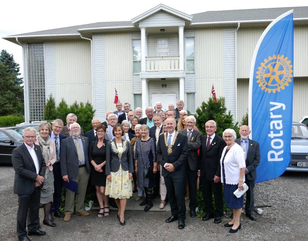 Slik ble det også denne gangen president og guvernørskifte i Strømmen Rotaryklubb, 26. juni 2017. Etter innledende kulturinnslag ble det gjennomført presidentskifte, etterfulgt av middagsbuffet.