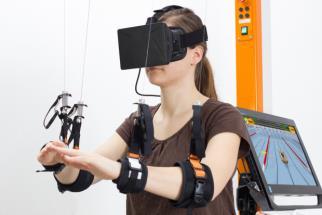 Robotteknologi, spill, virtual reality Spill/VR-basert trening øker treningsintensitet, kan øke bevegelsesutslag Øker motivasjonen; trening i