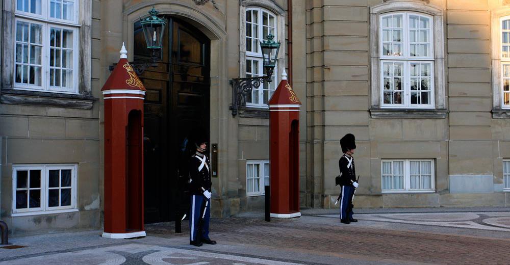 Opphold Man bor på de beste 4-stjerners hoteller inkl. frokost. Vær oppmerksom på at utlevering av sykler og informasjonsmøte skjer på vårt 4-stjerners hotell Scandic Copenhagen i København.