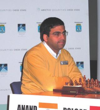 Lauten) Magnus og Anand skal spille best av 12 partier, det vil si at hvis Magnus for eksempel vinner sju partier og Anand vinner fem partier, så blir Magnus verdensmester.