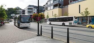 Fossilfri transport Skal oppnås gjennom satsing på ladeinfrastruktur og fyllestasjoner for fornybart drivstoff.