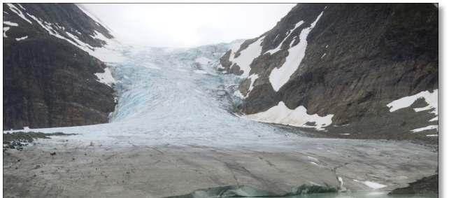 Rapport 04/04/2016 24 4.3.2 Kvartærgeologi og glasiologi Lyngsalpan med sine fjellformasjoner og isbreer er et unikt landskap både i nasjonal og nordisk sammenheng.