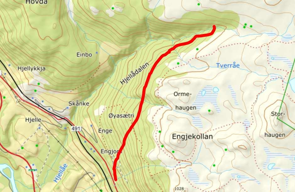 Turmål 10. Hjellåe ** Følg stien som tar av opp frå Hågåberget. Ta av til venstre og følg stien forbi Øyasætre.