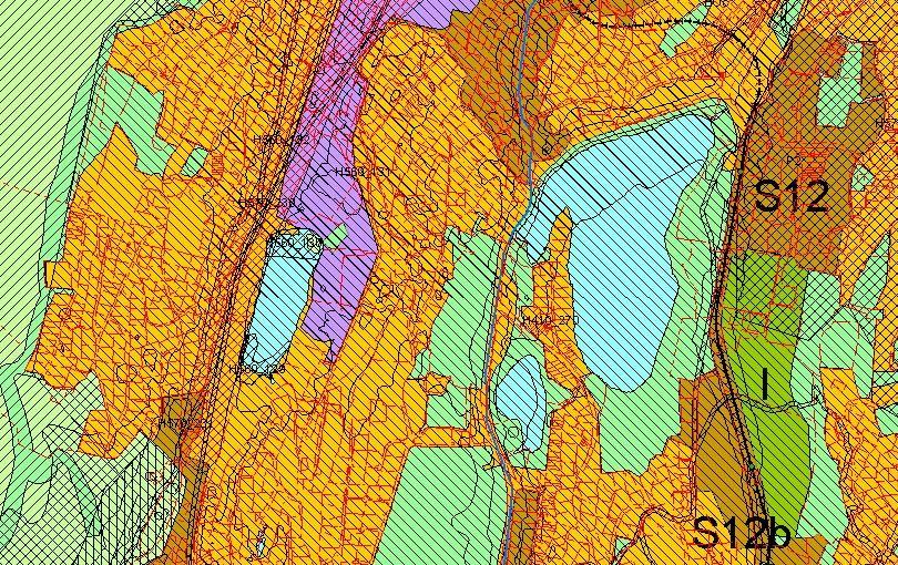 Planstatus Gjeldende og ny kommuneplanens arealdel (KPA) I gjeldende KPA 2010 er området vist som grønnstruktur og omfattes av hensynssone veistøy, rød og gul sone.