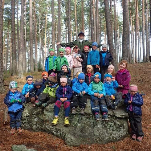 Snart nærmer besøksdager, og møte med lærere og skolen. Ellers vil vi sykle på hjemmebesøk og følge med i fuglekassene rundt fuglesti-runden.