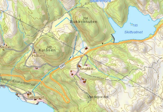 4. Dam Skidvann Skidvann er et vann som ligger oppstrøms Sellegrod i Farsund kommune i Vest-Agder. Vannet ble demmet opp i 1915, og har siden blitt brukt som drikkevannmagasin av Farsund kommune.