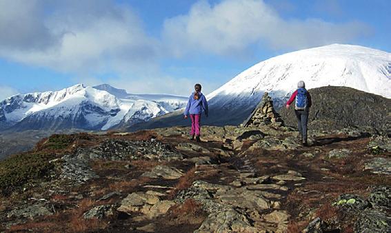 Store fjell, - og små jenter på