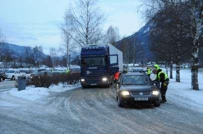 Bildebank Det første tilfanget til bildebanken er levert av fotograf Ole Johs. Brye på Ål. Planen er å opparbeide et arkiv som viser hendelser i trafikken og andre relevante motiv.