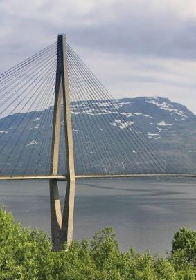 Veistengninger og Helgelandsbrua Ved et sykehus i Sandnessjøen vil Helgelandsbrua være eneste adkomst for en stor del av befolkningen på Helgeland Helgelandsbrua stenger med rødt lys ved vindstyrke