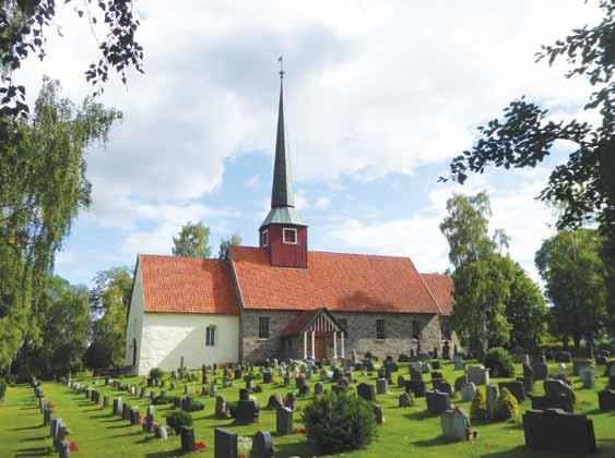 HOLE KIRKE I DAG Hole kirke. Foto: Bjørn Geirr Harsson, 2017. Etter at kirken ble ødelagt av brann i 1943, var det bare steinmurene i skipet som sto tilbake.