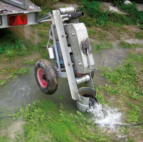 Den elektriske motoren overfører kraft til drivruller som mater kollektorslanger med en hastighet på ca 15 m/min.