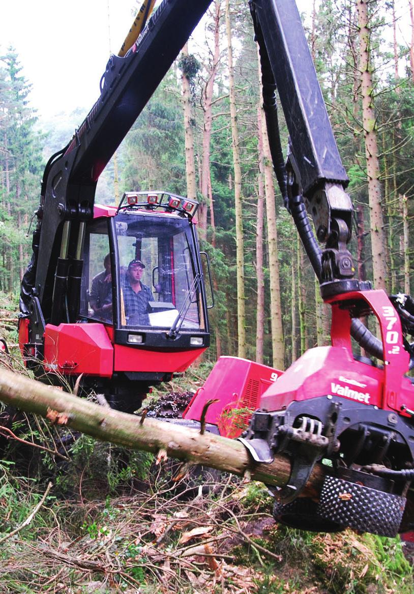 8 SKOGDRIFT Det er avgjørende for utviklingen av hele skognæringen at produksjons- og avvirkningsmulighetene i de norske skogene utnyttes.