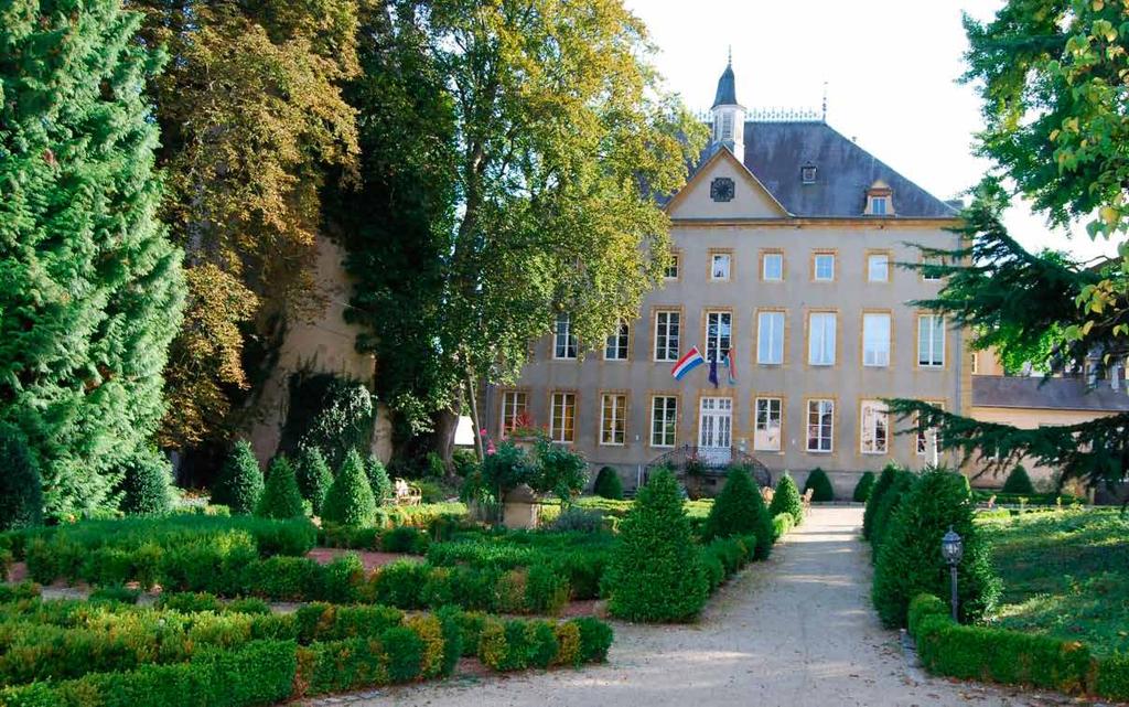 HVA ER SCHENGENSAMARBEIDET? / 15 "Chateau de Schengen" vinslott i landsbyen Schengen, Luxembourg. kontroll.