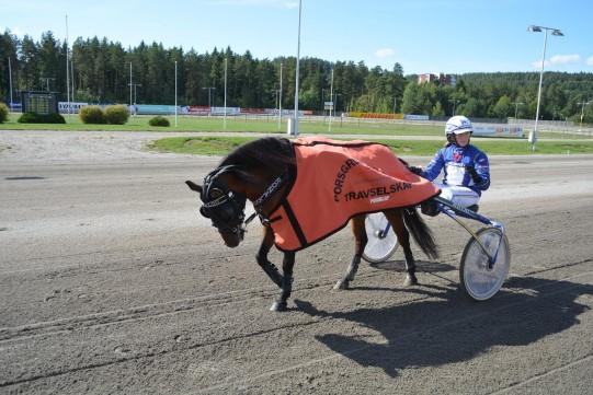 DAMEGRUPPES MONTÉLØP 00m VALIANT DALIMO Siv Emilie Løvvold.