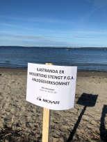 6: FD påbegynte arbeider med å senke ledningen. Kontakt med Rygge kommune. Enighet om å stenge stranda Onsdag 6.6: Utfordringer å få ledningen ned der den opprinnelig lå.