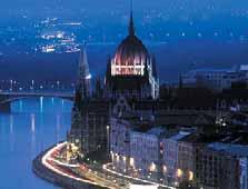 Obiective turistice, turul oraşul [1] Programe turul oraşului La Budapesta oferta agenţiilor de voiaj specializate pentru programe turul oraşului pot fi găsite şi în broşuri la recepţiile hotelurilor