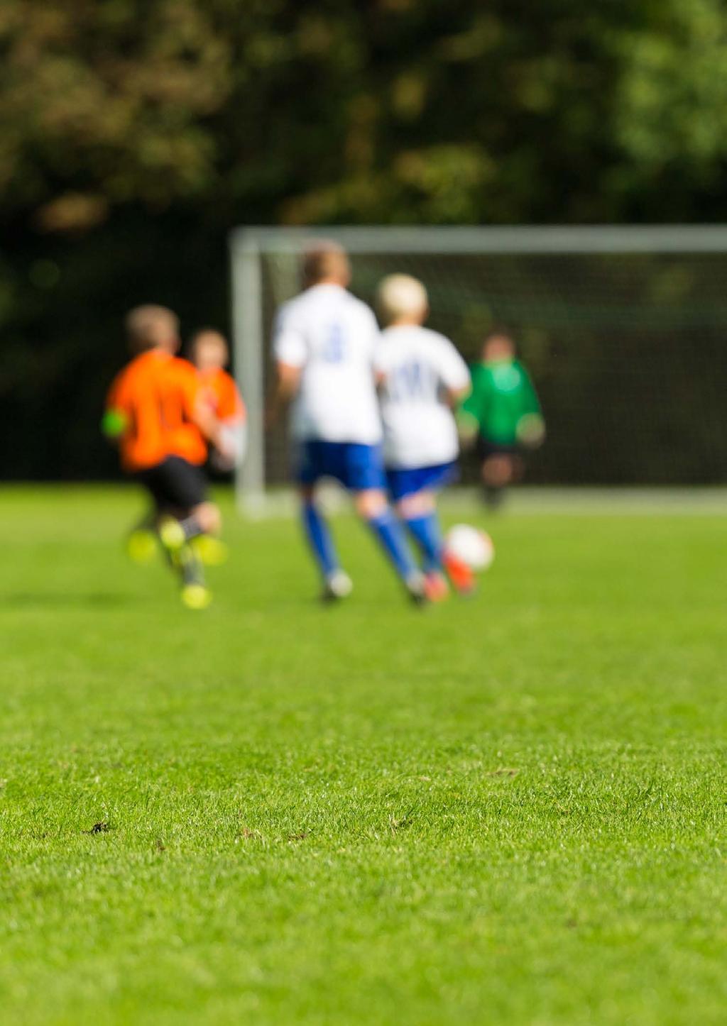 ØVELSER Medtak/pasning : Firkant i ulike varianter og størrelser: F.eks. 3 mot 1, 4-5 mot 2, 8-9 mot 3. Den siste med bevegekige spillere og en midtmann å vende spillet på.