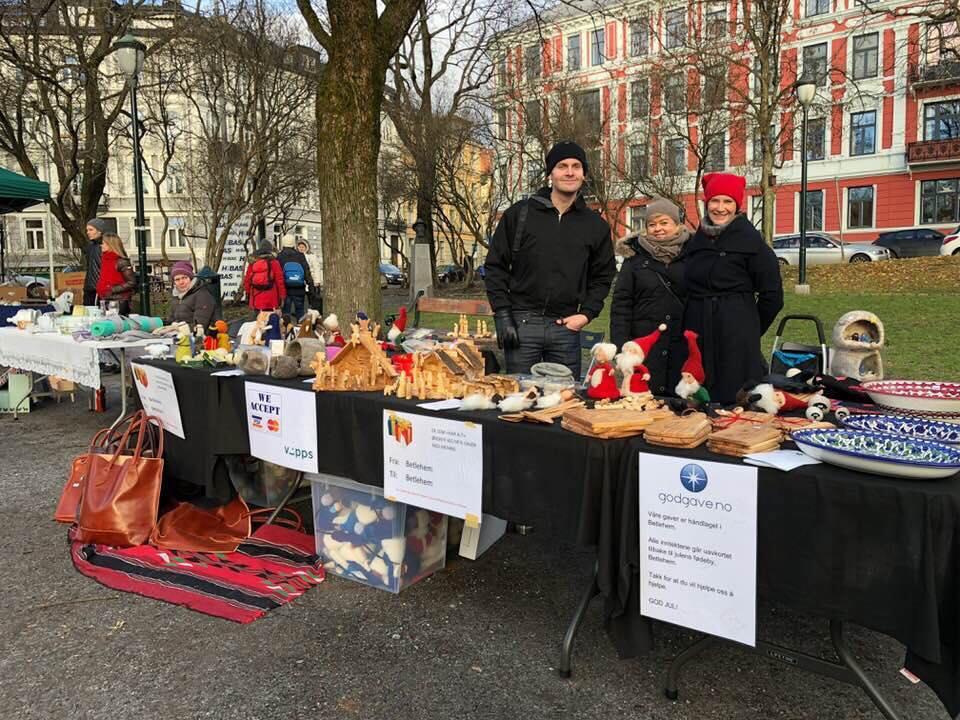 Julebasar og julemarkeder Salg av håndlagde produkter fra Betlehem og omegn har fokus i førjulstiden.