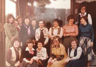7 Damegruppa startet opp i 1973 og holdt på i 14 år. De sang mye i Frikirken, men her er et bilde fra deres tur til Kristiansand i april 1979.