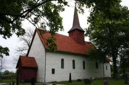 Vi inviterer til pilegrimstur 13. juni 2015 I anledning vårt menighetsjubileum, inviterer vi til en pilegrimsreise i vårt nærområde. Vår første stans blir i Tanum kirke i Bærum.
