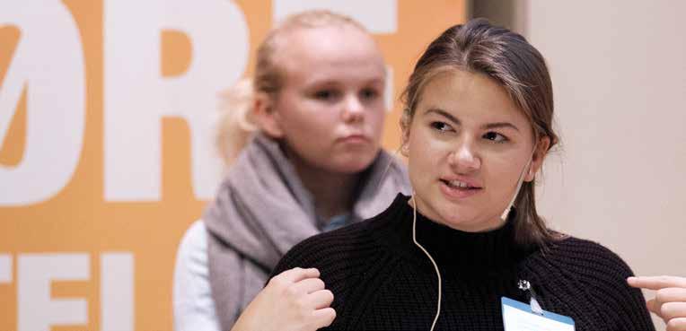 Ung og hørselshemmet Elevene Henriette, Johanne og Victoria fra Briskeby videregående