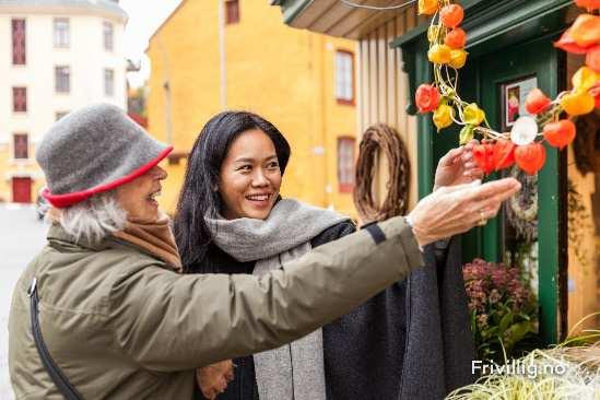 Aktivitetsvenn dobbel glede Jule og nyttårs hilsen fra Siri e-post: sibr@nasjonalforeningen.no 20 kommuner i Trøndelag gir et tilbud om Aktivitetsvenn til personer med demens.