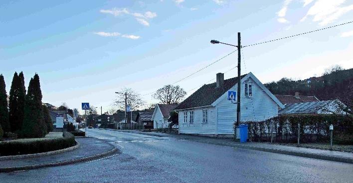 på Håland og opp den nyere Tjessheimveien (anlagt 1902 1915).