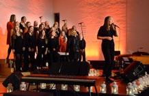 Derfor ønsket de å bytte navn. Langesund kirke var stemningsfullt pyntet og lyssatt. Ellen Navestad Amundsen er tilbake som dirigent for Soul Children, sammen med Kai Arne Bakken.