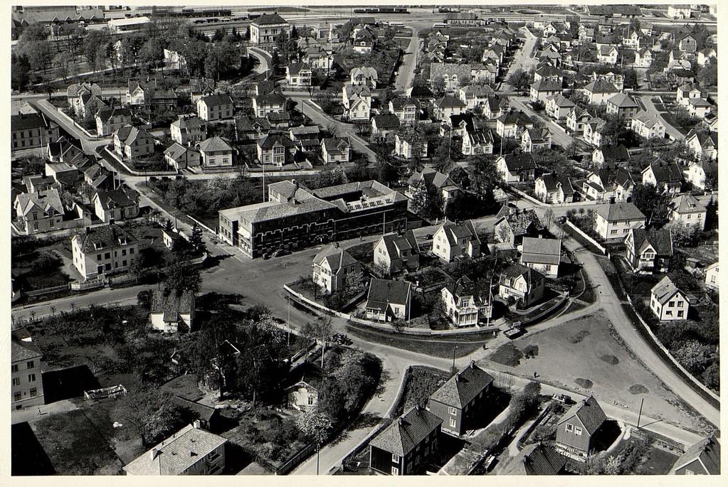 13. mai 1953 Solgaard nå Odd Fellow helt øverst Widerøefoto På dette tidspunkt var det Vestfold Forente Sykehus som eide bygningen, de overtok eiendommen den 27.6.