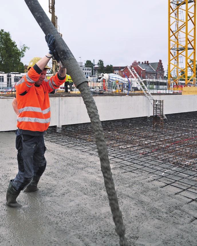 FLYTENDE BETONGGULV utførelse iht. Norsk Betong forenings publikasjon 15:2017 Betonggulv gulv på grunn, påstøp Tekst: Tom I. Fredvik, teknisk sjef, Norcem.