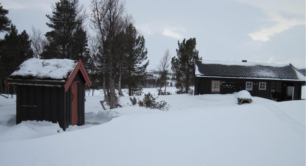 Det er ikke gitt noen størrelse i denne sammenheng, men forvaltningspraksis sier at hytter ikke bør overstige et samlet areal på 50 m2, buer i fjellet mindre og enkelte hytter i regulerte hyttefelt