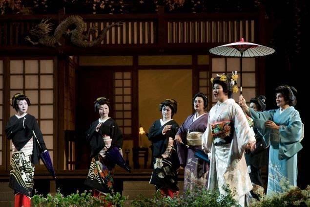 4 Dag 4 Utflukt til Lucca og vingård. Opera på kvelden: Madame Butterfly (F, M) Vi tar toget til den sjarmerende byen Lucca.