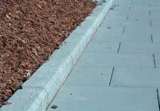 4.4 Kantavslutninger Alle dekker av betongheller velges med kantavslutninger som sikrer en god innspenning av dekket på alle sider.