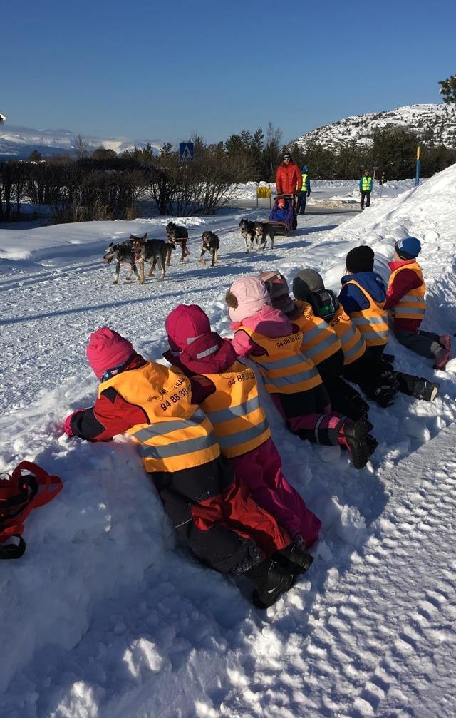 gjøres til hverandres motsatser.