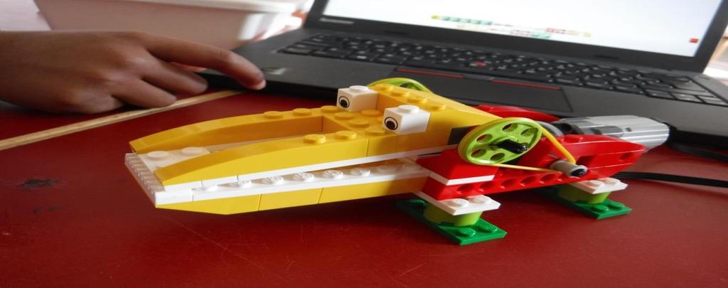 DUPLO/LEGO Duplo/ Lego er veldig populært bland mange av barna. Vi har også bygd en krokodille av Lego. Den må bygges HELT RIKTIG for at den skal kunne virke.