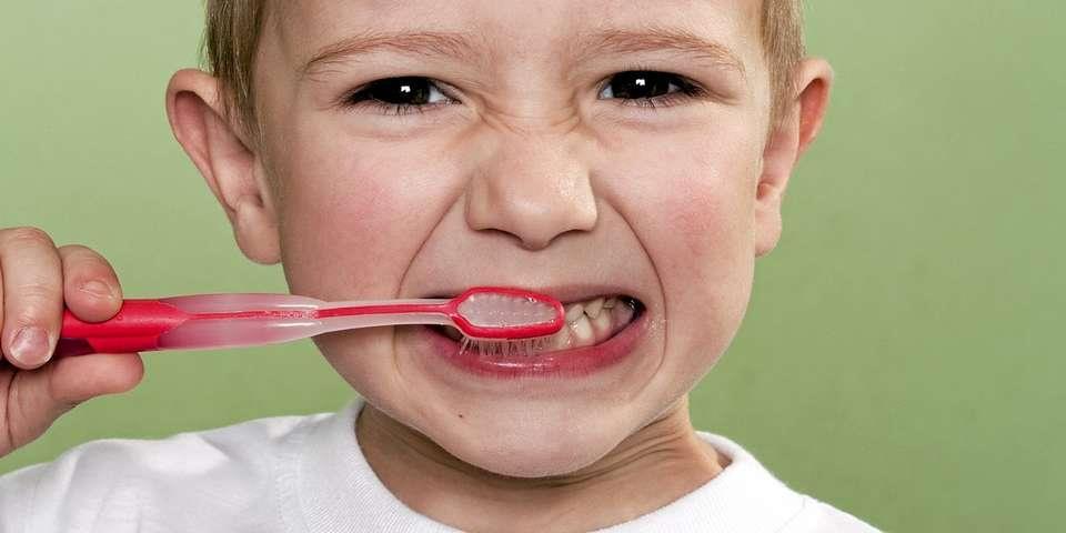 Anbefaling Barn og unge bør pusse tennene med