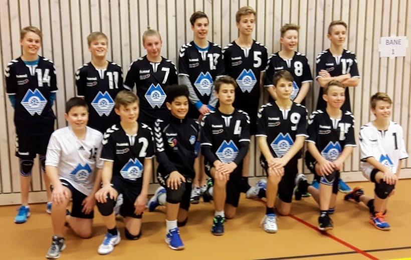 Gutter U15 1.og 3. plass i RM U15 28. januar: Bak f.v.: Simen Grøteide, Johannes Krakeli, Johannes Fossen, Viktor F.