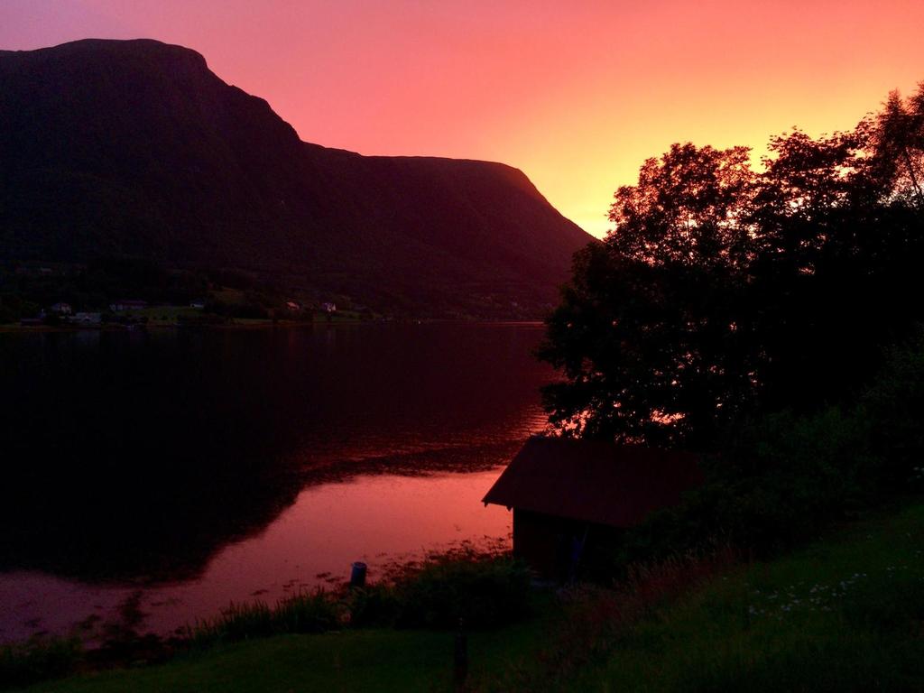 Mental Helse Møre og Romsdal Strandgata 3 6415 Molde Telefon: 71 24 10 60 E-post: