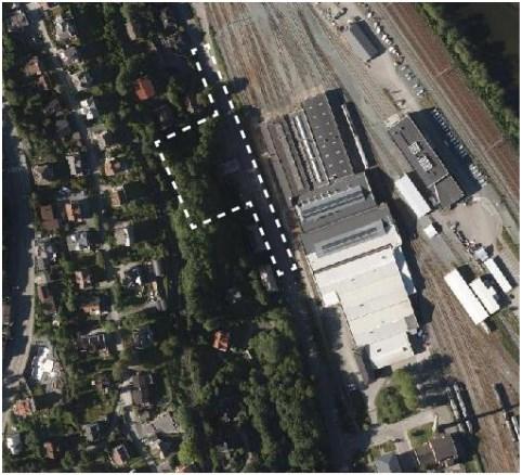 Side 3 Planområdets avgrensning. Jernbanens verksteder Marienborg mot øst, villabebyggelse mot vest. Tidligere brukt som bensinstasjon.