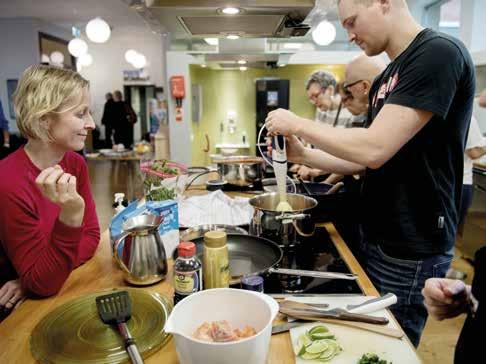 MATLAGING OG KOSTHOLD Alle kurs og ernæringstilbud er gratis, og åpent for pasienter og pårørende. Samtale med klinisk ernæringsfysiolog.