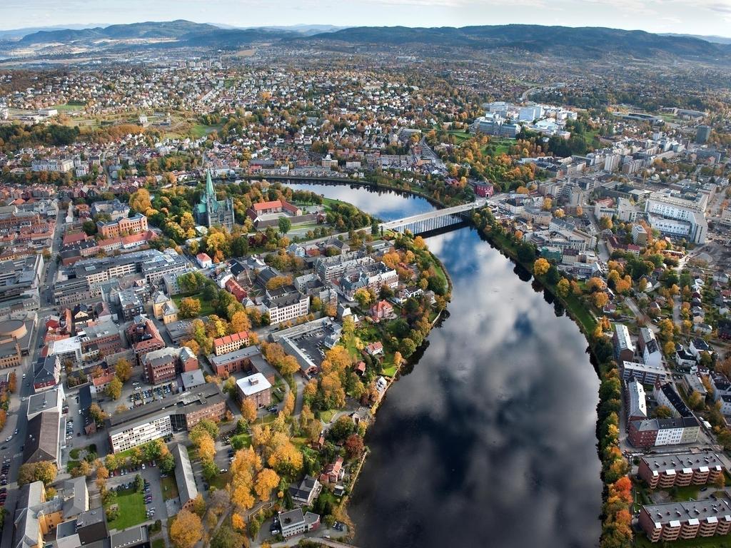 Hovedutfordring: Å sikre bærekraftig vekst 1. Klimautfordring 2. Folkehelse Bærekraftig 3.