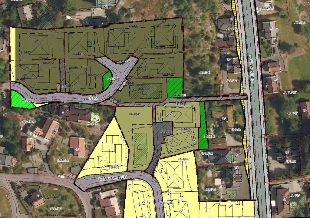 Lokalisering og beskrivelse av planområdet Planområdet ligger vest for Fv301, ca 500m nord for Stavern sentrum. Området har hovedadkomst via Vardeveien fra Fv301. Lek 4 er merket med rød ring.