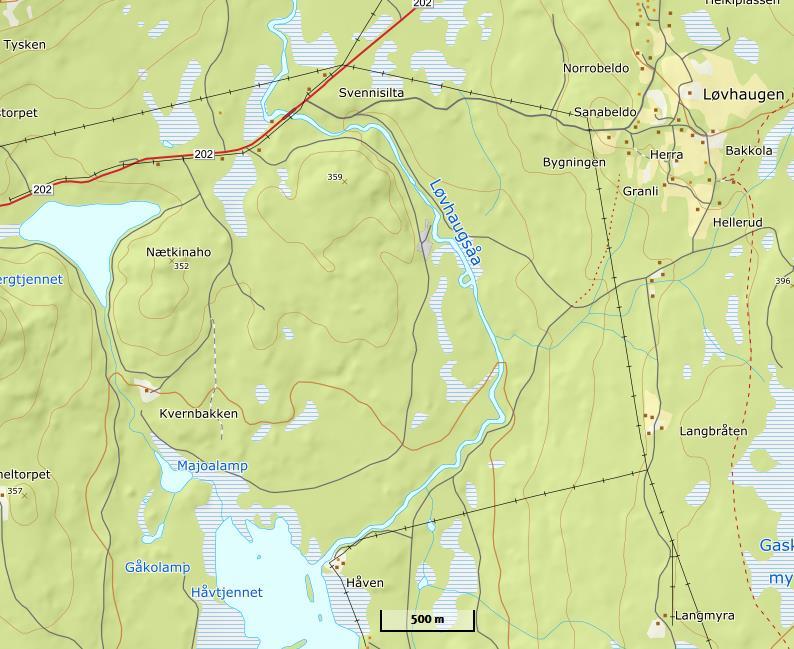 Figur 2. Oversiktskart som viser den strekningen av Løvhaugsåa der elvemuslingen finnes. Stasjonene opprettet i 2018 er merket med røde bokser.