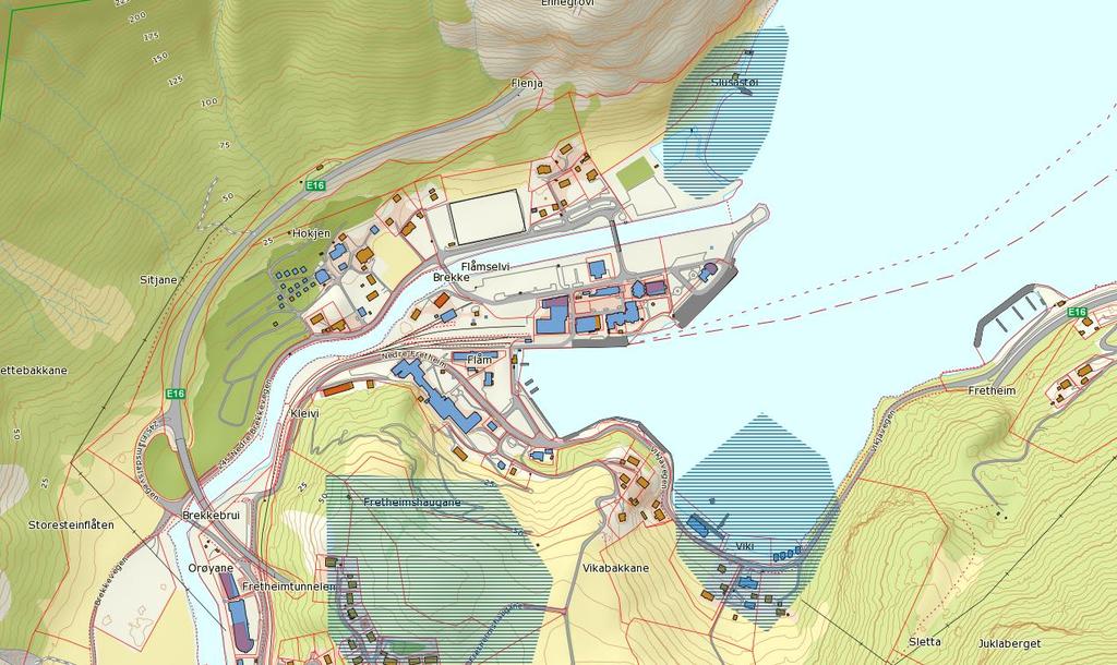 Figur 3.8: Kartet syner viktige friluftsområde som er registrert i FRIDA-registeret. I tillegg er det etablert fotballbane nord for elva og småbåthamn utanfor planområdet.