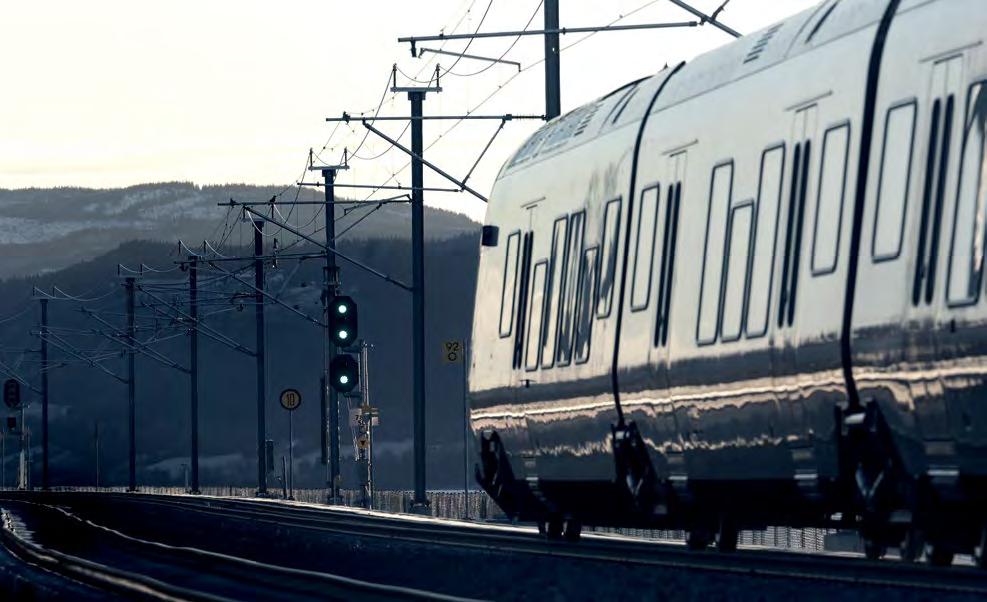 Forventet ytelse på de første elektriske flyene. Forventet passasjerkapasitet. Forventet mulige distanser. Kortbanegenskaper og elektrisk infrastruktur. Utfordringene ved å ta i bruk biodrivstoff (2.